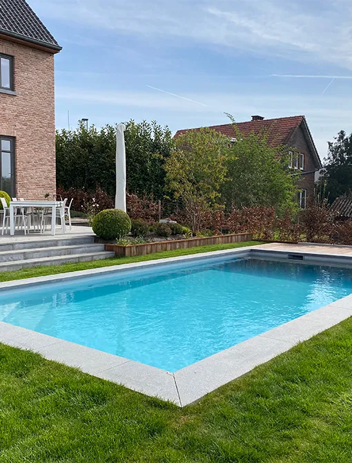 Piscine Pool Deluxe au crépuscule